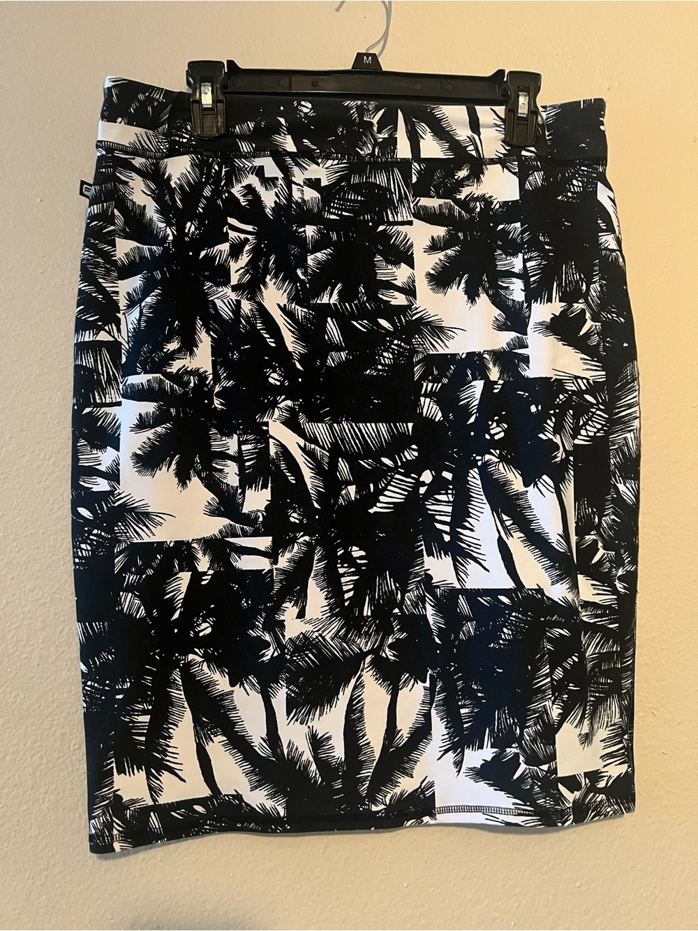 Fabletics Skirt Womens XL White Black  Palm Trees Graphic Print